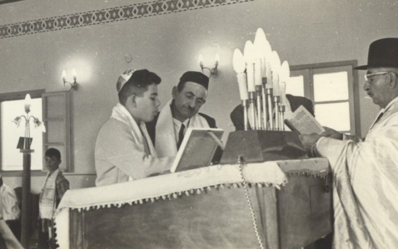 בר מצווה בבית הכנסת